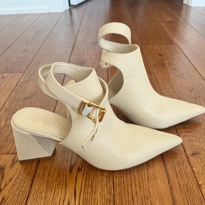 Schutz Kala Pump in Eggshell